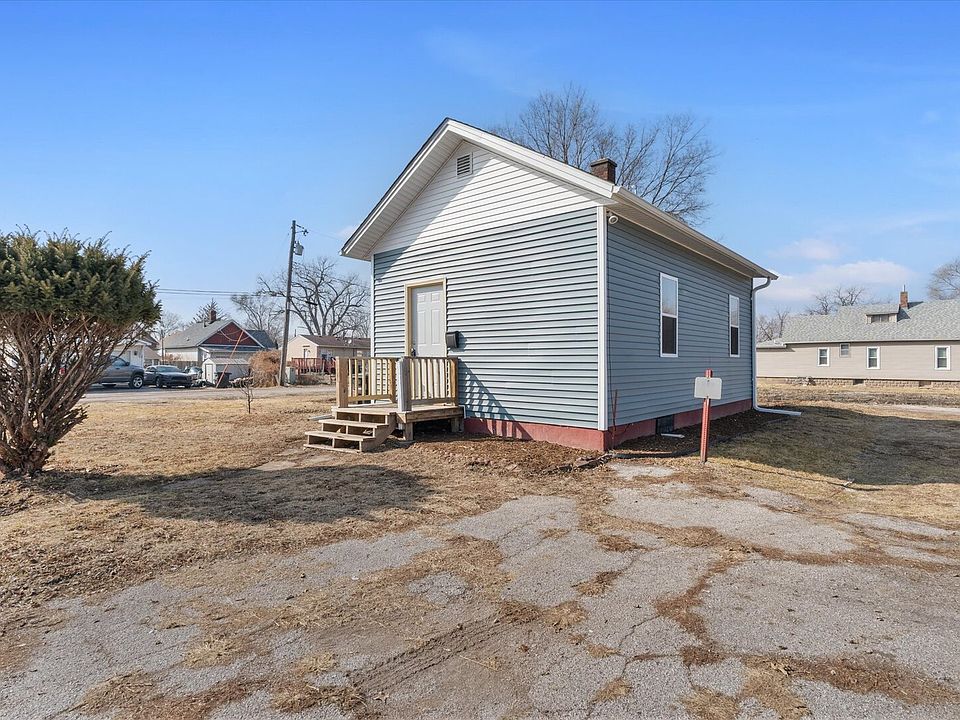 1st image of 621 7th Ave