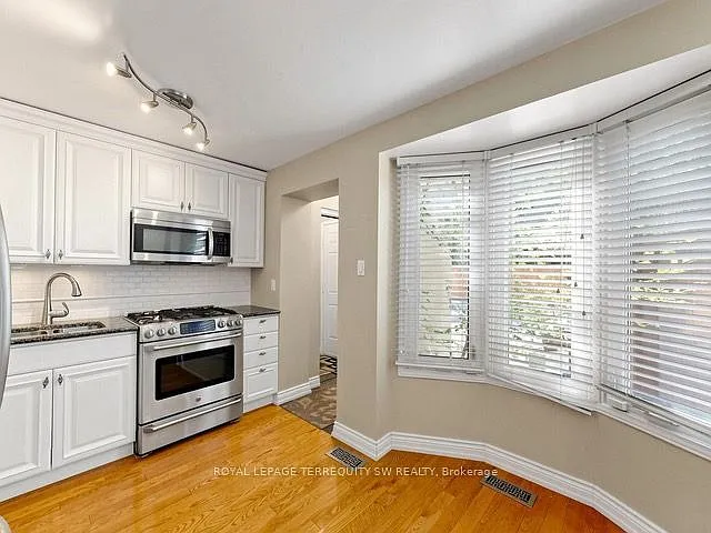 601 Roehampton Ave — Photo 3