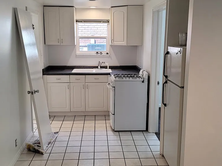 1123 E 900 S — Photo 6