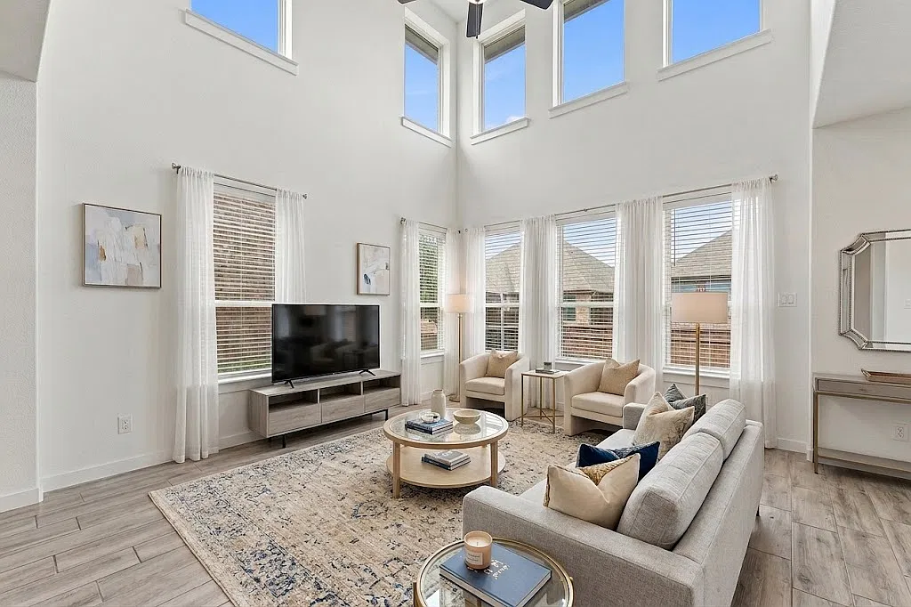 3 bed, 3.5 bath, 1844 sqft, $2,450 — Photo 1
