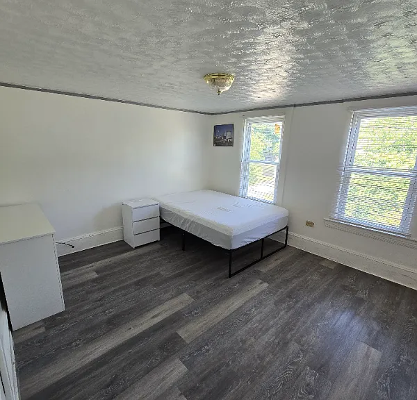 9200 Edmunds Ave — Photo 1