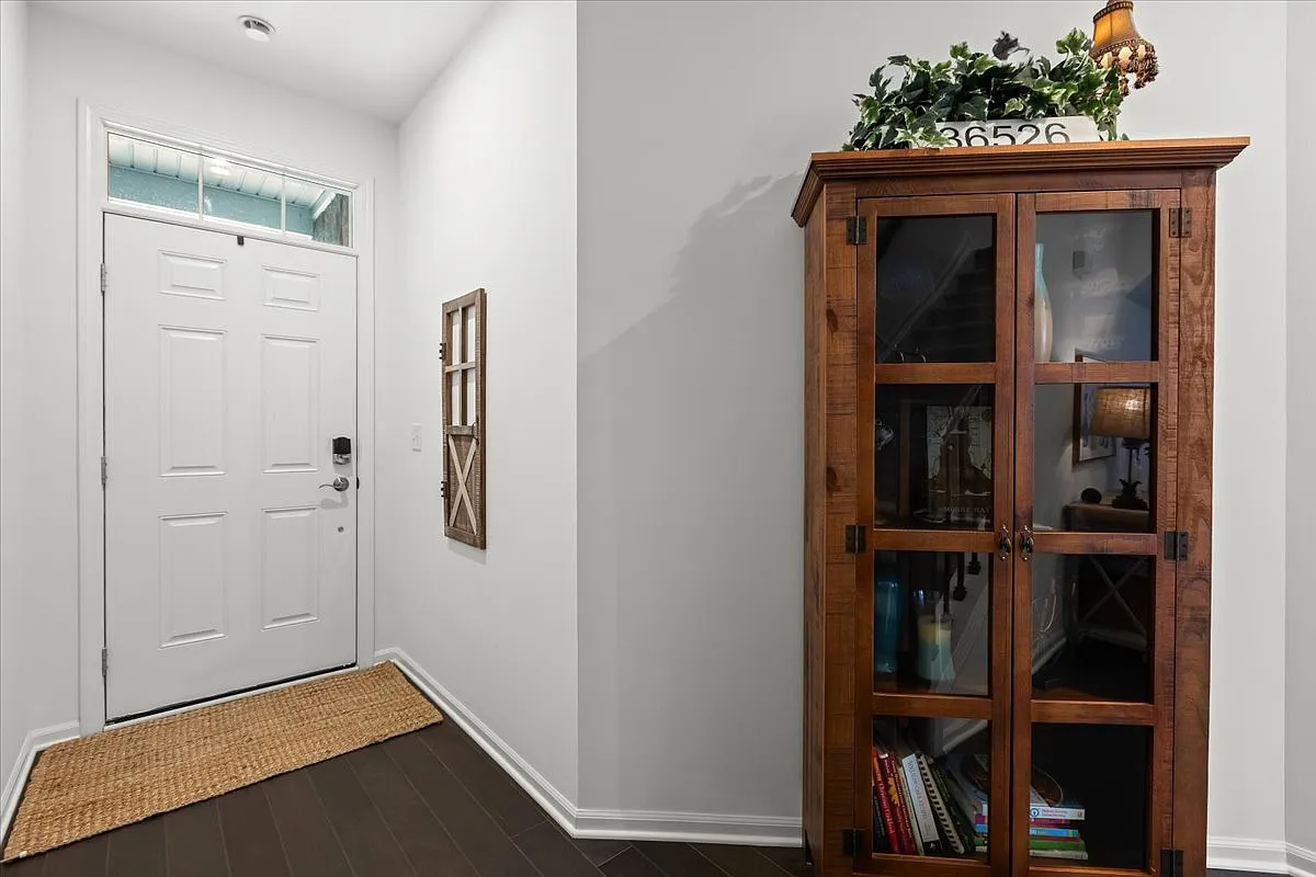 40115 Premier Dr — Photo 2