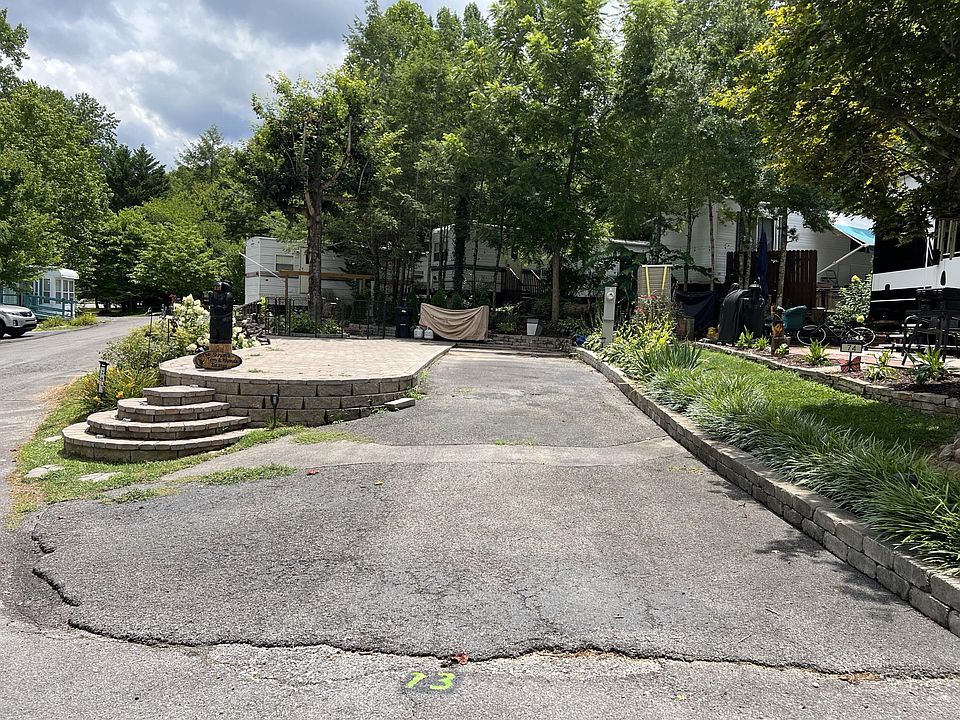 1st image of 4229 E Pkwy #073-lot 73