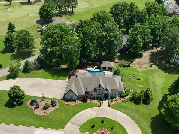 870 Cherry Springs Dr, Tahlequah, OK 74464