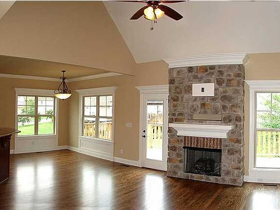 3rd image of 1208 Dutchess Ct