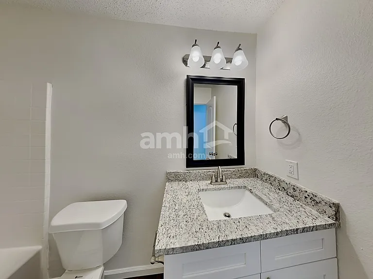 1475 Stewart Dr — Photo 18