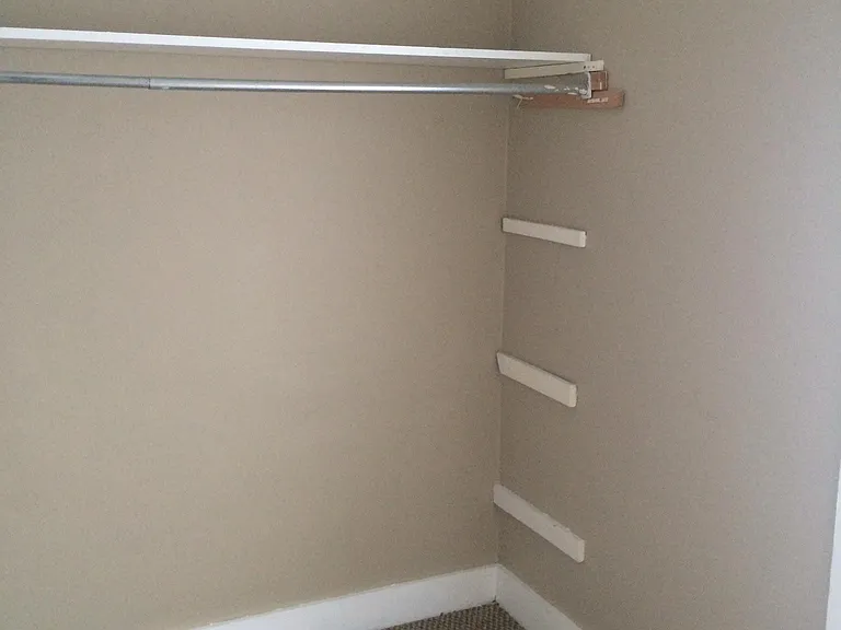 612 Locust St — Photo 11