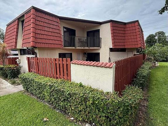 2nd image of 3830 Victoria Drive