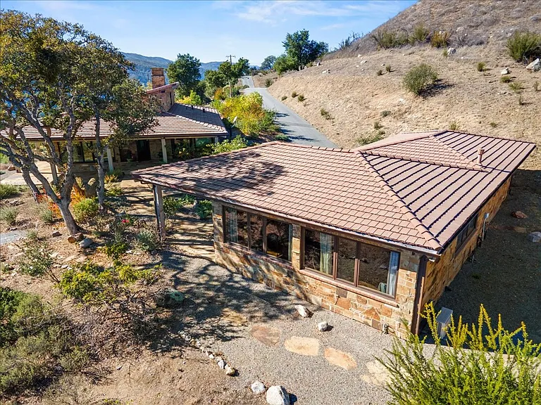 38 Asoleado Dr — Photo 4