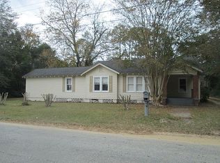 556 S Wayne St, Jesup, GA 31546
