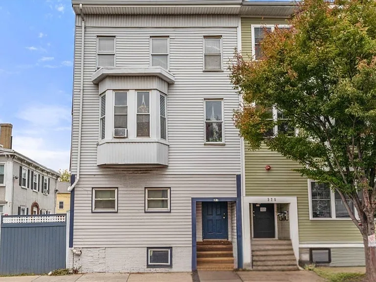 377 Dorchester St #3 — Photo 15