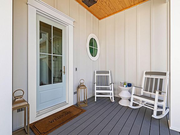 5th image of 698 Medley St