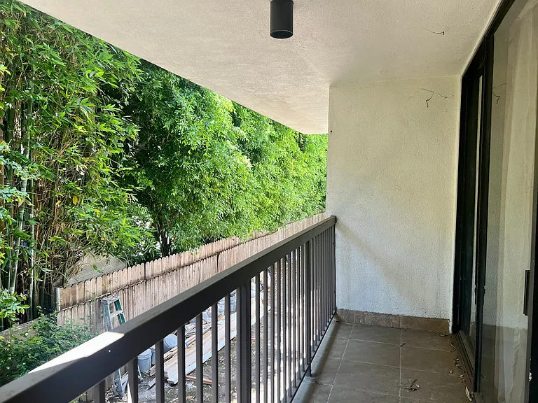 911 N Kings Rd #111 — Photo 22