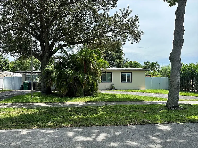 3101 SW 102nd Pl — Photo 2