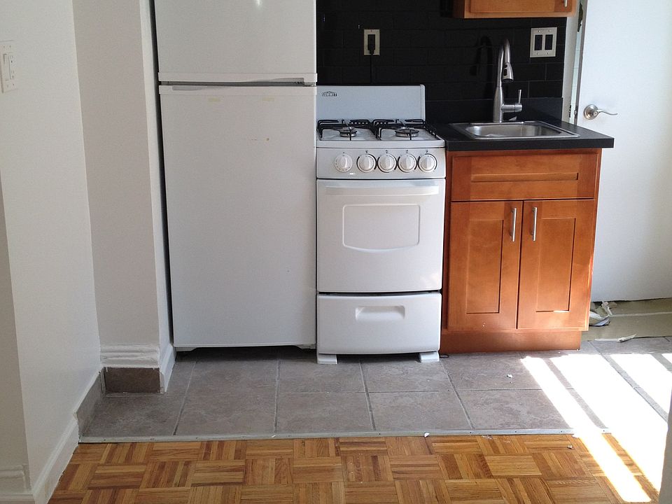 1st image of 270 6th Ave APT 31