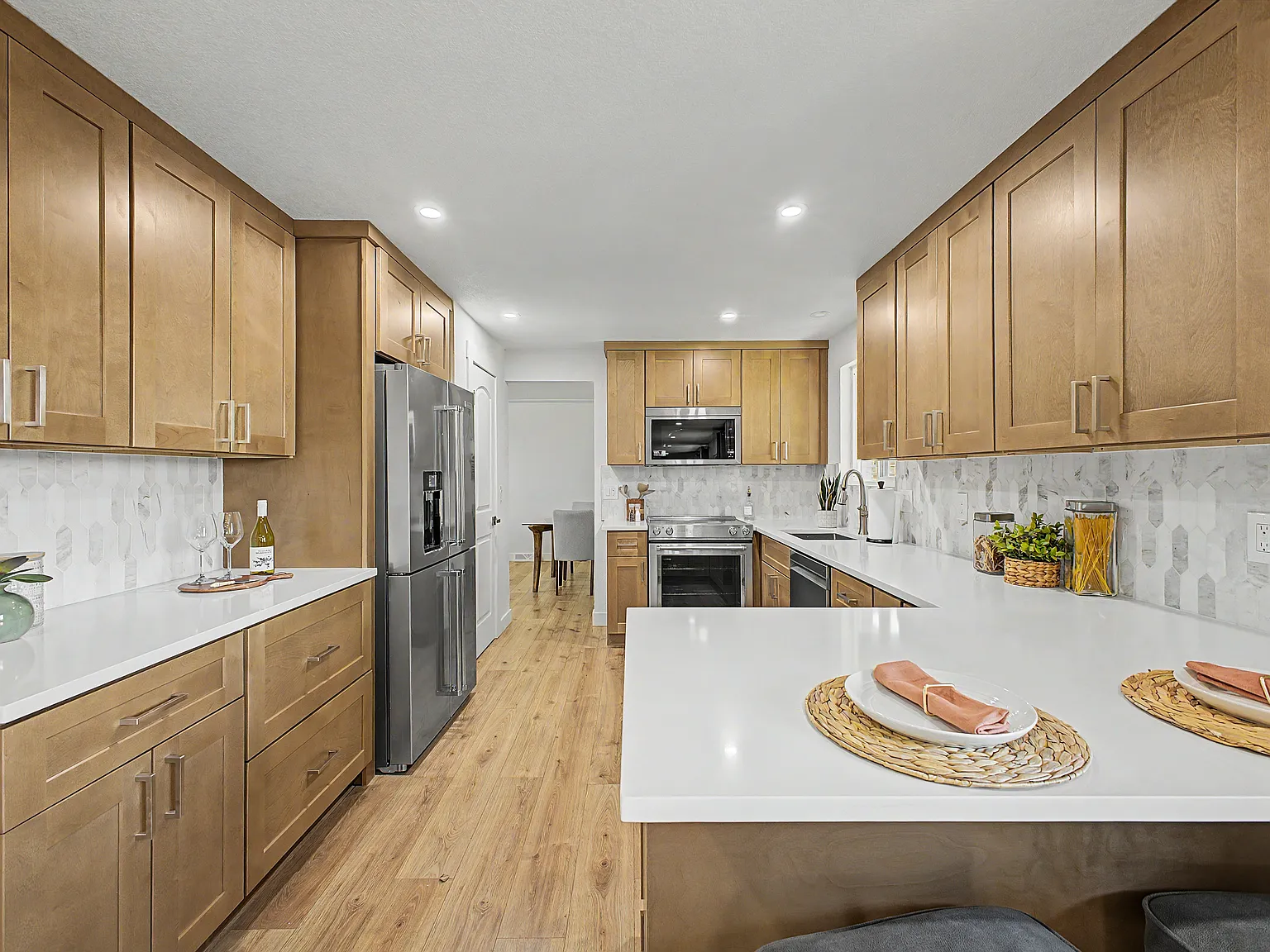 5 bed, 2808 sqft, $4,500 — Photo 3