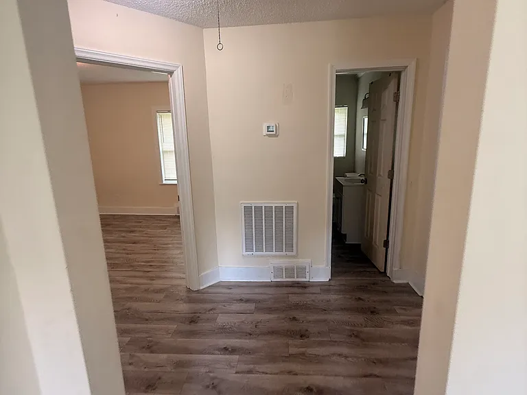 209 Highland Ave — Photo 8