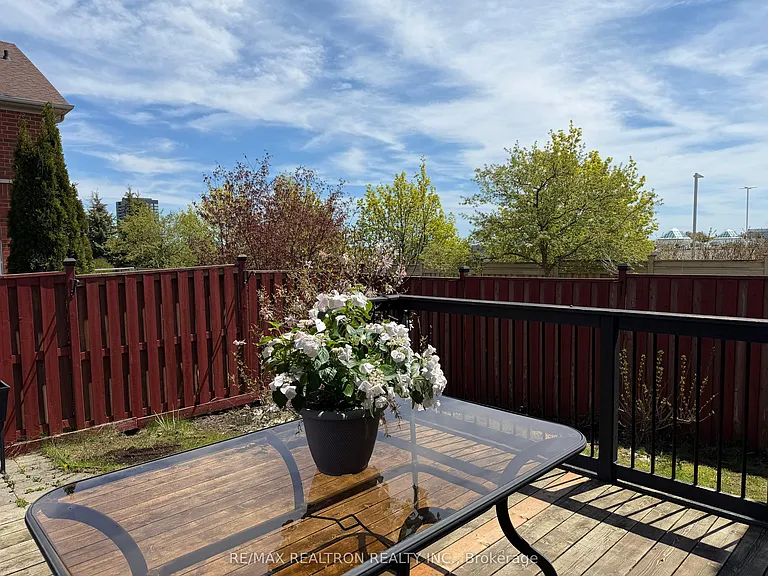 141 Gail Parks Cres — Photo 23