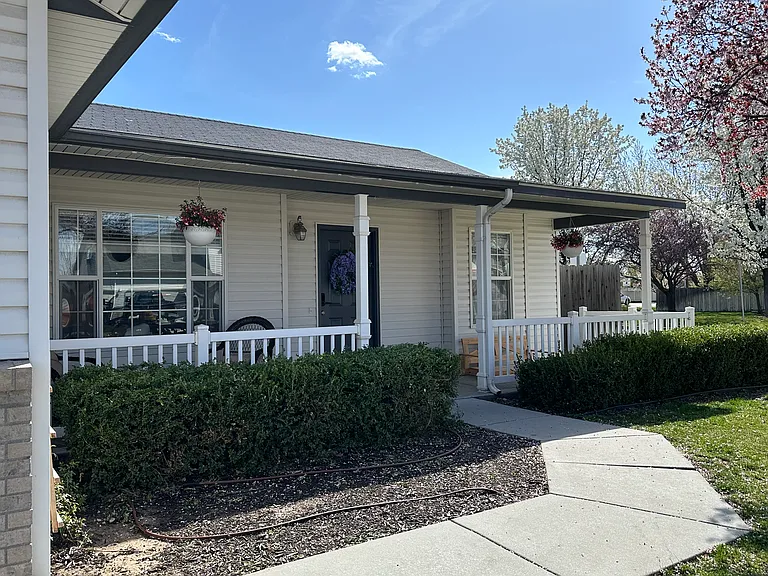 3003 W Pudu St — Photo 2
