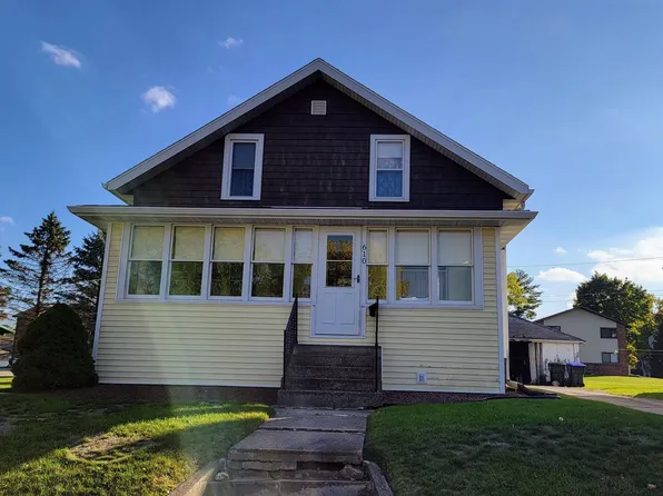 610 E Quincy St, New London, WI 54961