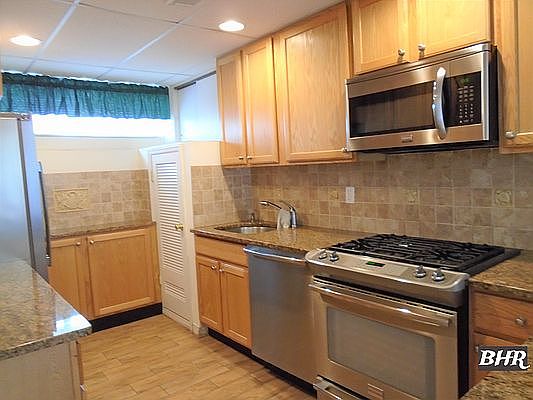 3rd image of 122 Lily Pond Ave Floor 1