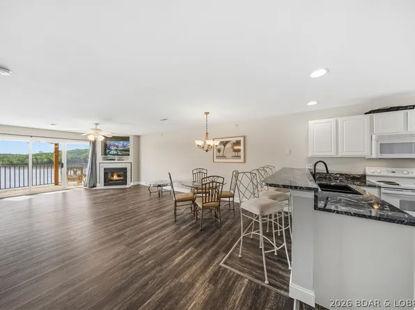 194 Park Place Ln #1F, Kaiser, MO 65047