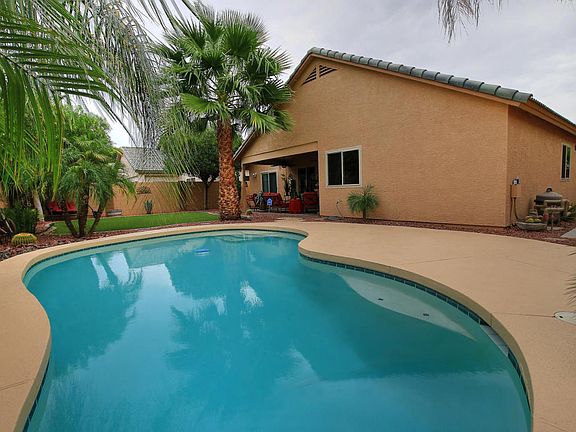 3rd image of 10756 W Encanto Blvd