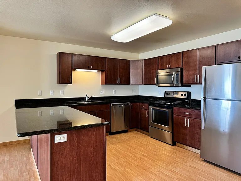 West Lake II Apartments — Photo 108