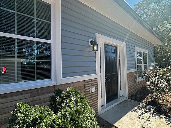 5th image of 8012 Rugby Rd