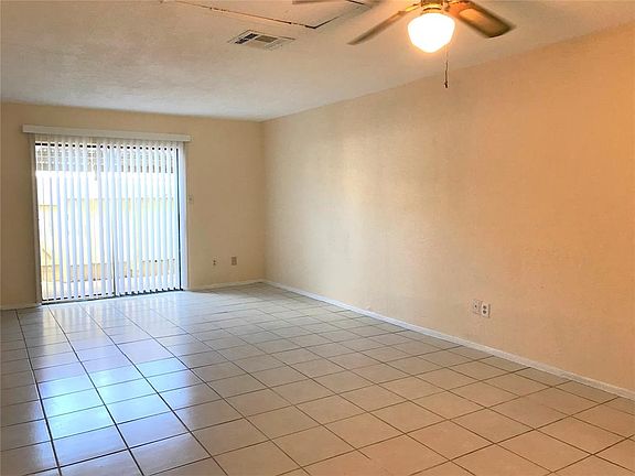 3rd image of 8405 Wilcrest Dr APT 1512