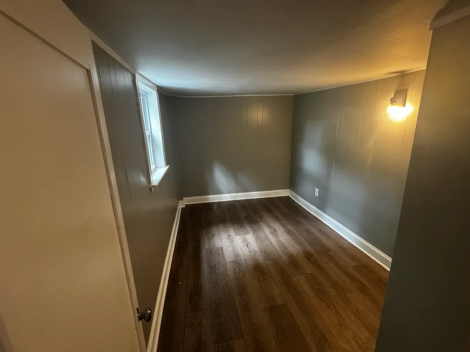 24 Negus St #1