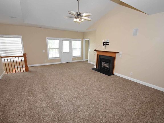2nd image of 1922-203 Tara Ct