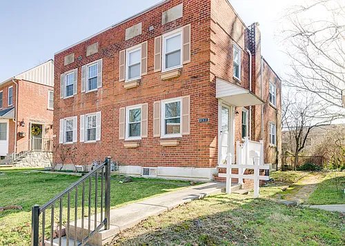 251 White Ave Photo 1