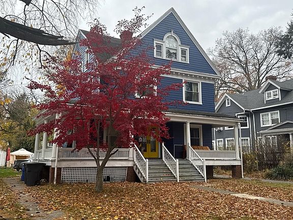 3rd image of 392 Tremont Ave