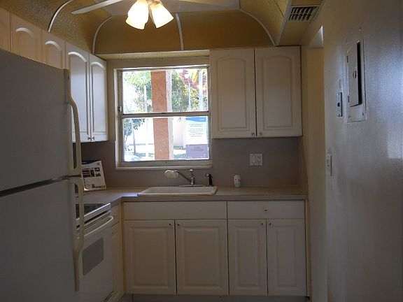 5th image of 8021 N Sunrise Lakes Dr APT 109