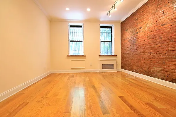 Rented by JK Dansar Corp | media 13