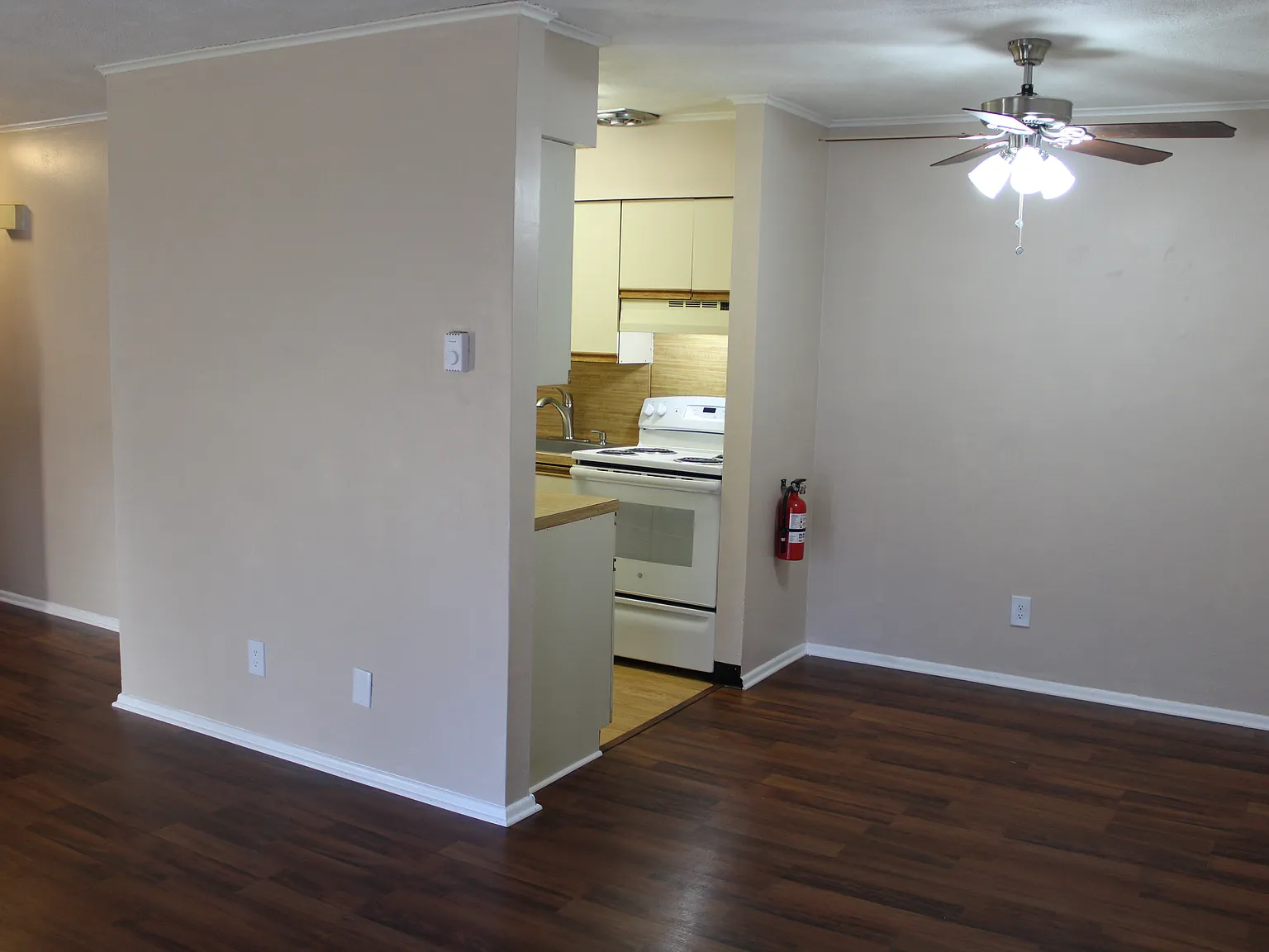2 bed, 898 sqft, $2,325 — Photo 3