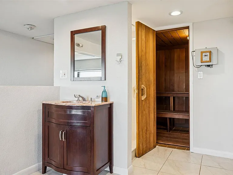 4141 Bayshore Blvd #12.1 — Photo 36