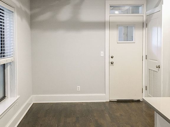 3rd image of 5152 N Leavitt St #G