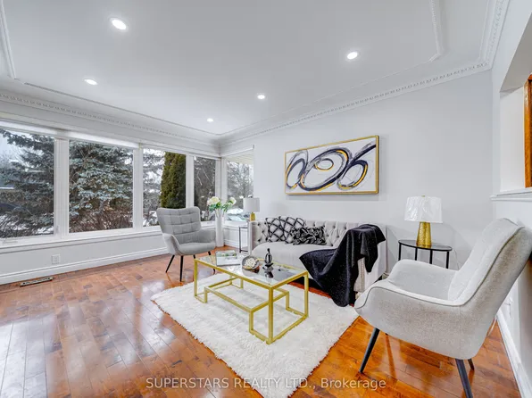 5 Terrington Ct, Toronto, ON M3B 2J9