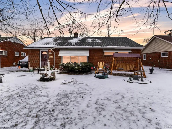 26332 Dale Ct, Roseville, MI 48066