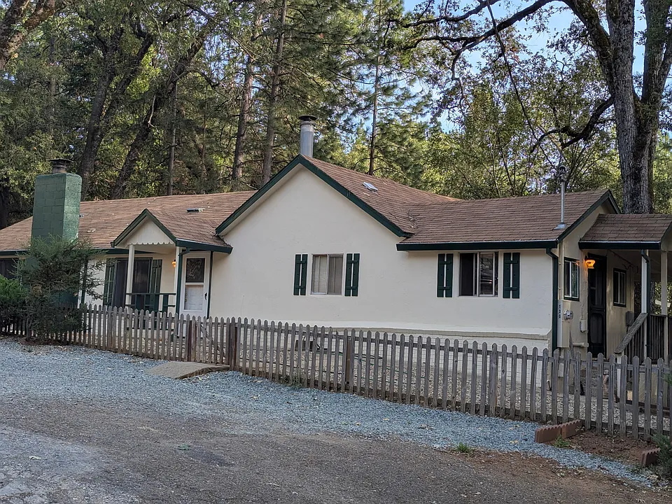 130 Smith Ln