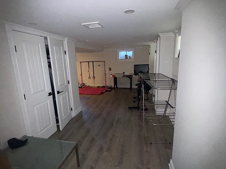 19 Lorraine Dr — Photo 11