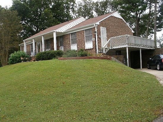1st image of 2052 Woodlake Dr