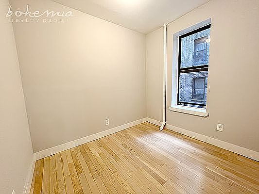 3rd image of 512 W 158th St #10