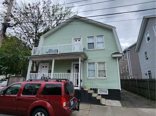 174 Ford St, Providence, RI 02907