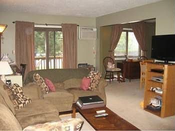 4th image of 33 Richard Ct