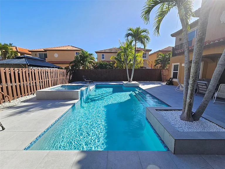 15561 SW 31st Ln — Photo 21