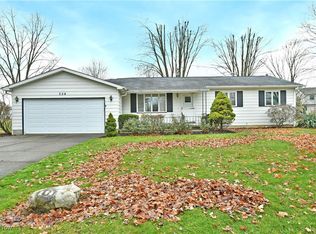 328 Orchard Ln, Cortland, OH