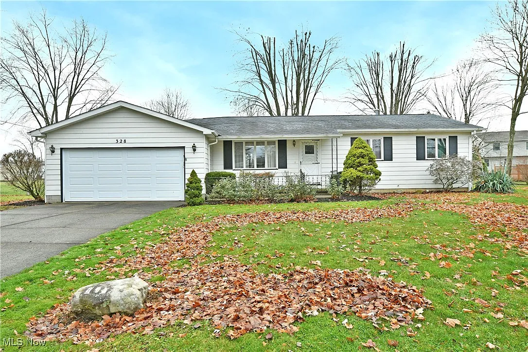 328 Orchard Ln photo 1
